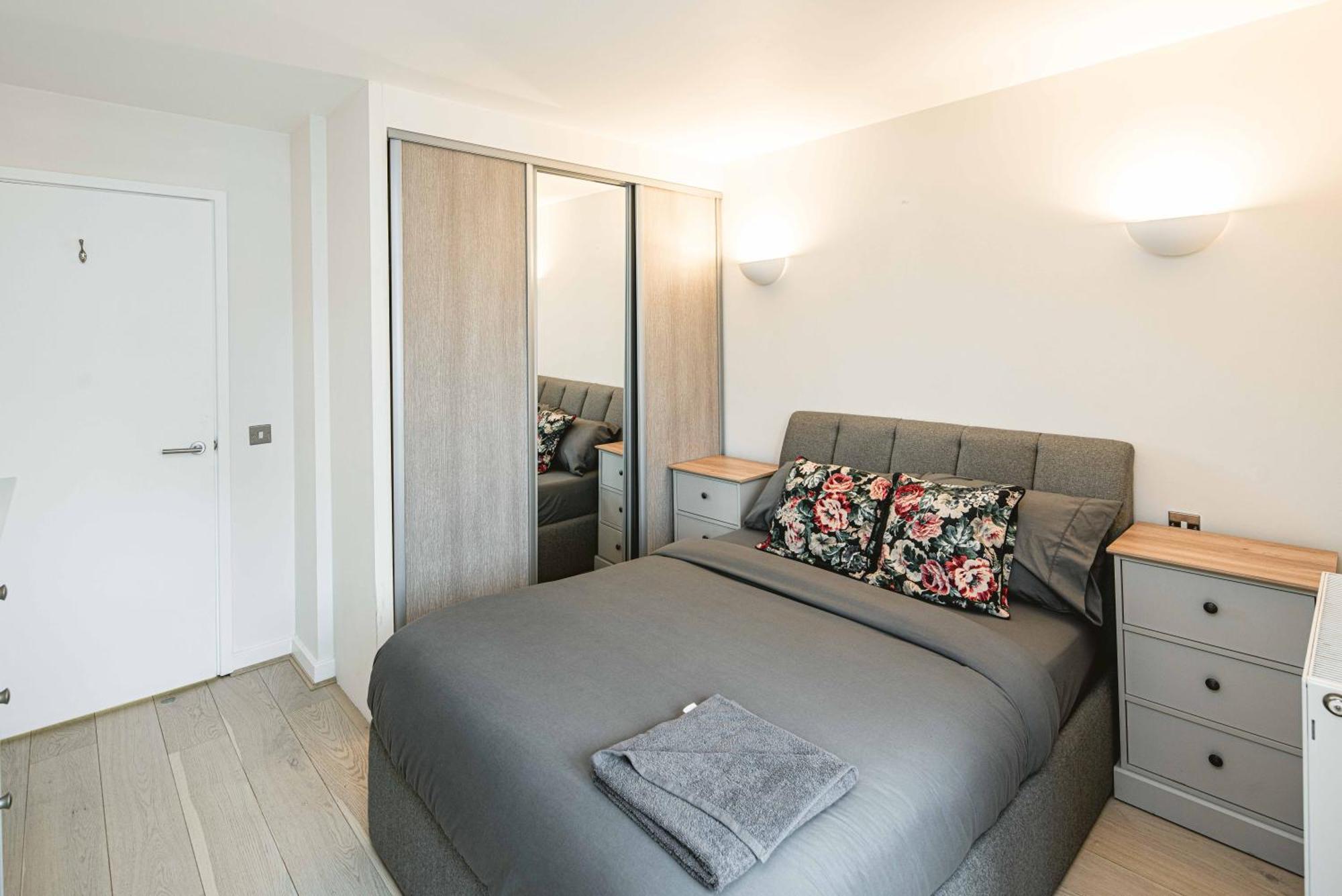 Beautiful Penthouse Apartment With Private Terrace In Greenwich Peninsula Londen Buitenkant foto