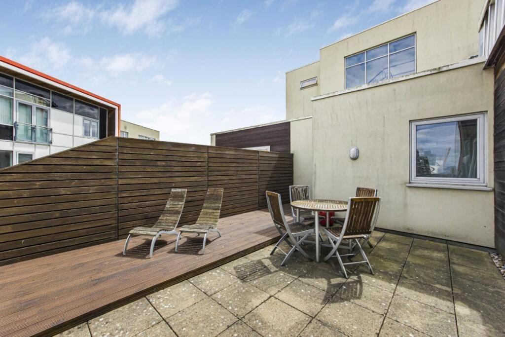 Beautiful Penthouse Apartment With Private Terrace In Greenwich Peninsula Londen Buitenkant foto
