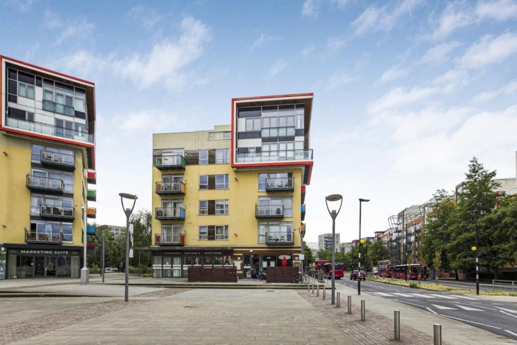 Beautiful Penthouse Apartment With Private Terrace In Greenwich Peninsula Londen Buitenkant foto